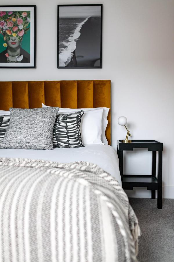 City Centre - Free Parking - Stylish 2 Bedroom Apartment Bristol Buitenkant foto