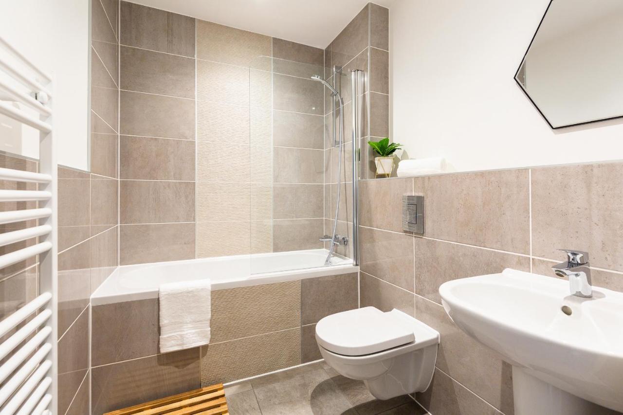 City Centre - Free Parking - Stylish 2 Bedroom Apartment Bristol Buitenkant foto