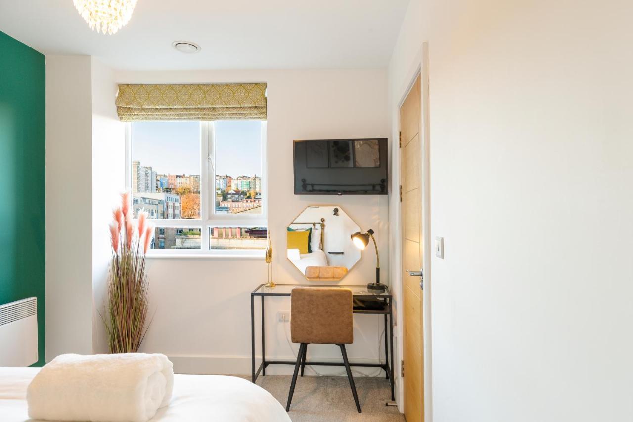 City Centre - Free Parking - Stylish 2 Bedroom Apartment Bristol Buitenkant foto